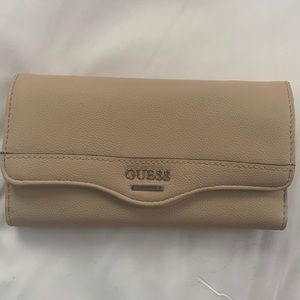 Dimensions: 3 1/2 x 7 x 7 1/2 in.